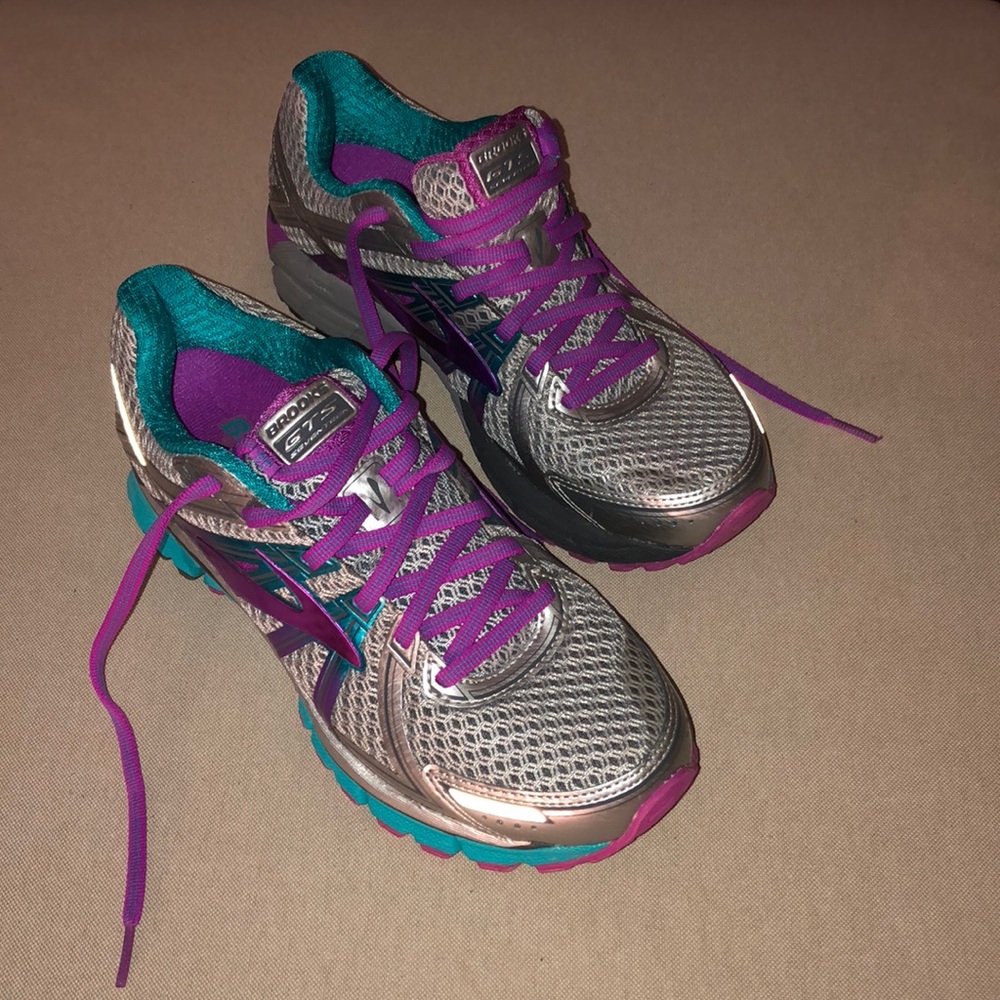 Brooks GTS Sneeaker